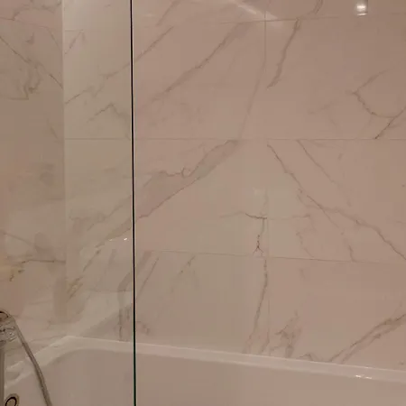 Proud Progress Homes - Baia Rio Apartman